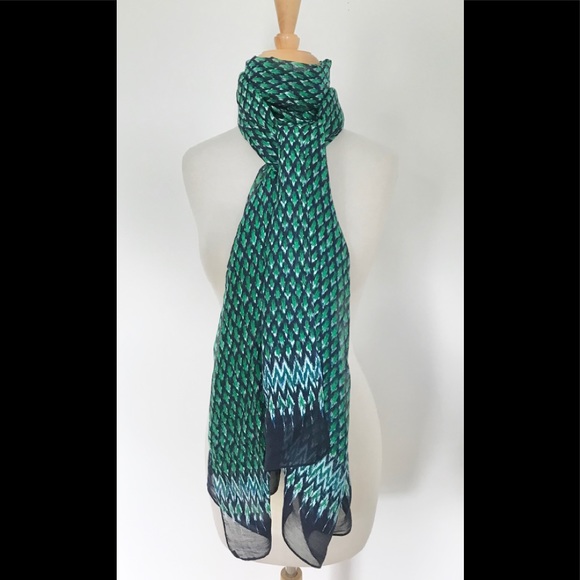 NEVER WORN-4 SEASON SCARF - Picture 2 of 3